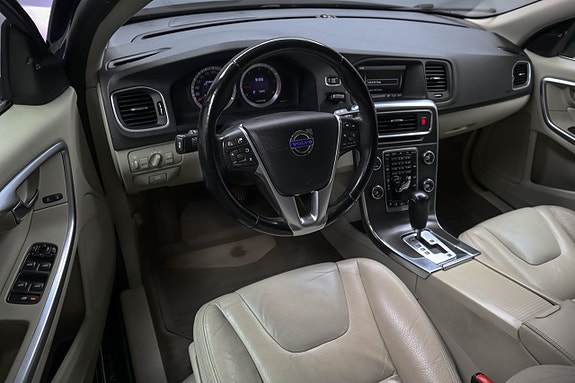 Volvo V60 8 of 26