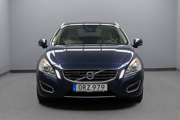 Volvo V60 3 of 5