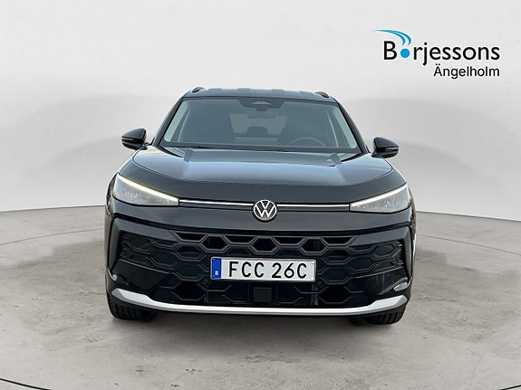 Volkswagen T-Roc 6 of 10