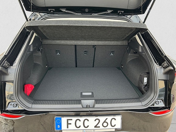 Volkswagen T-Roc 7 of 10
