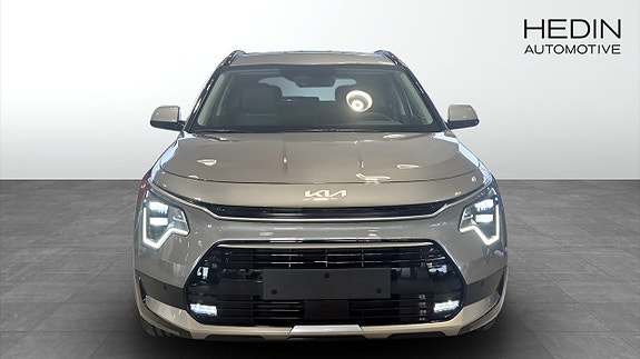 Kia Niro 2 of 12