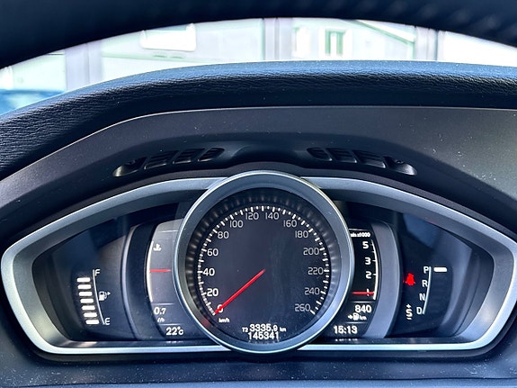 Volvo V40 13 of 13