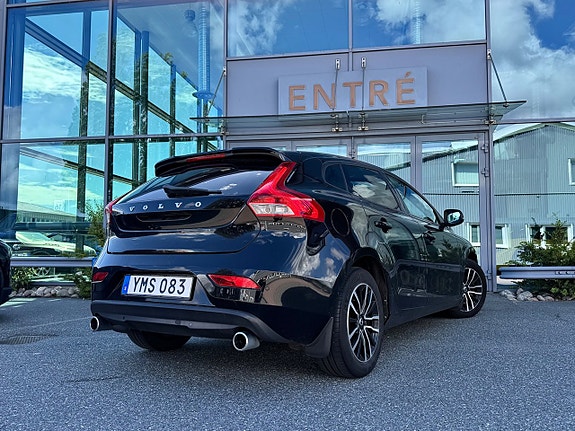 Volvo V40 3 of 5