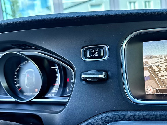 Volvo V40 12 of 13
