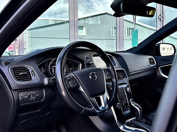 Volvo V40 5 of 5