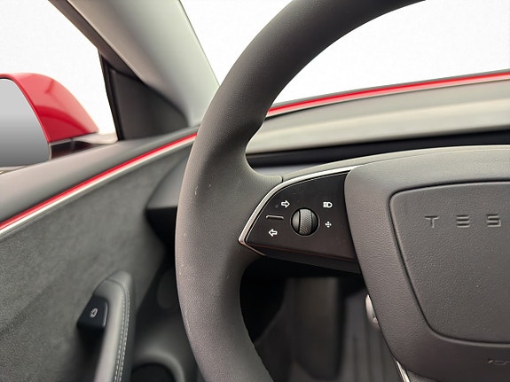 Tesla Model 3 27 of 30