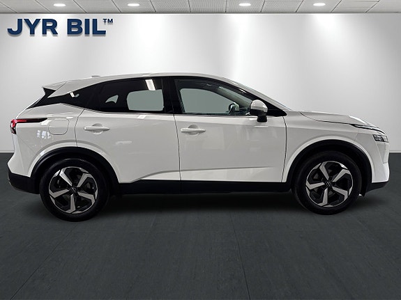 Nissan Qashqai 2 of 5