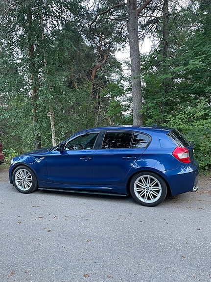 BMW 130i 2 of 5