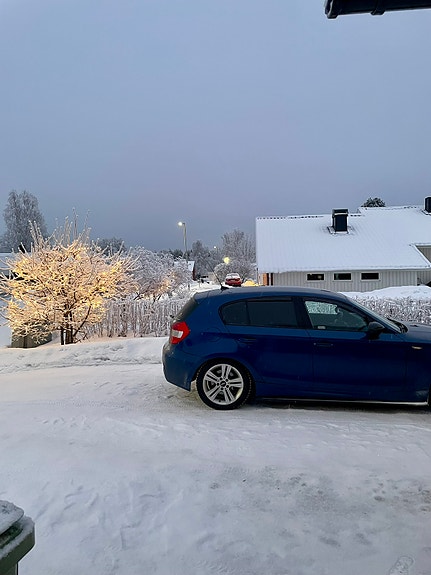 BMW 130i 3 of 5