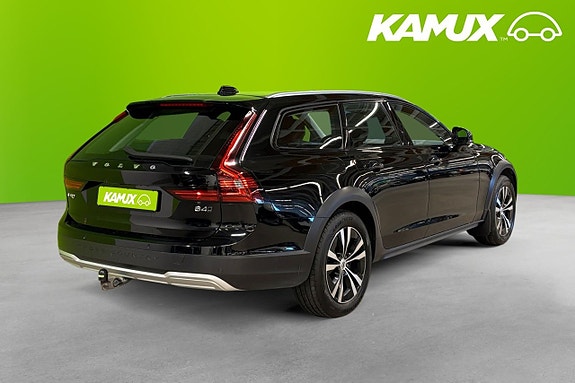 Volvo V90 Cross Country 4 of 5