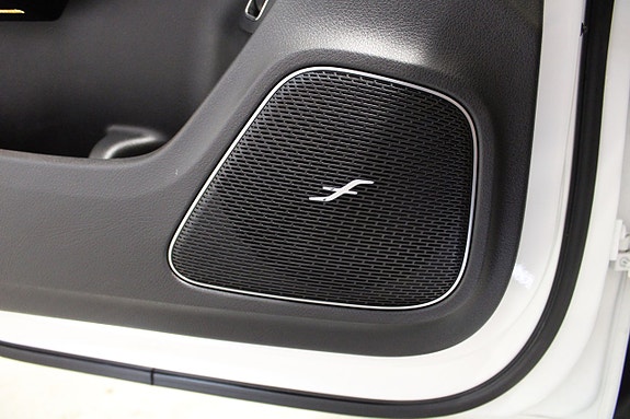 Mercedes-Benz CLA220 11 of 18