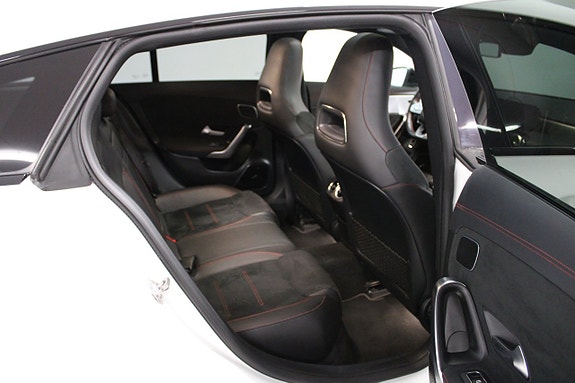 Mercedes-Benz CLA220 7 of 18