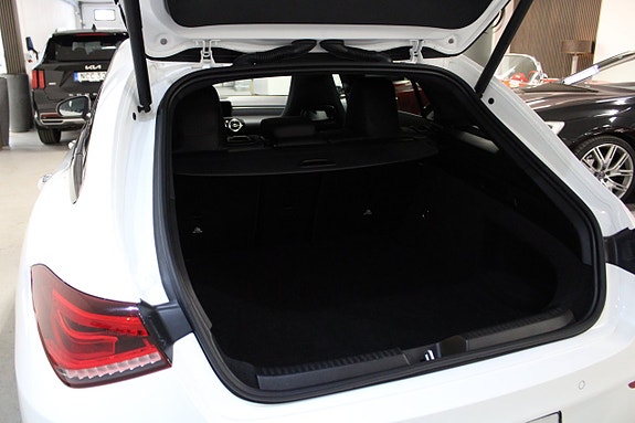 Mercedes-Benz CLA220 6 of 18