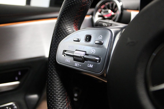 Mercedes-Benz CLA220 13 of 18