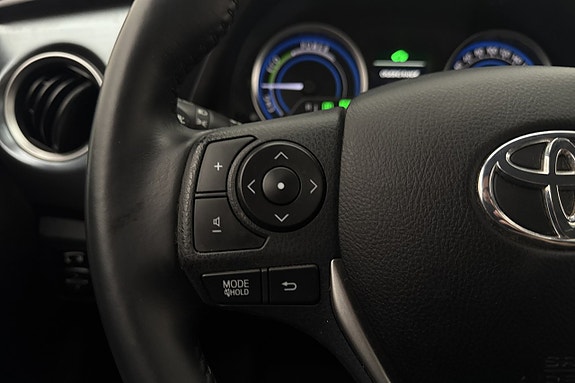 Toyota Auris 8 of 20