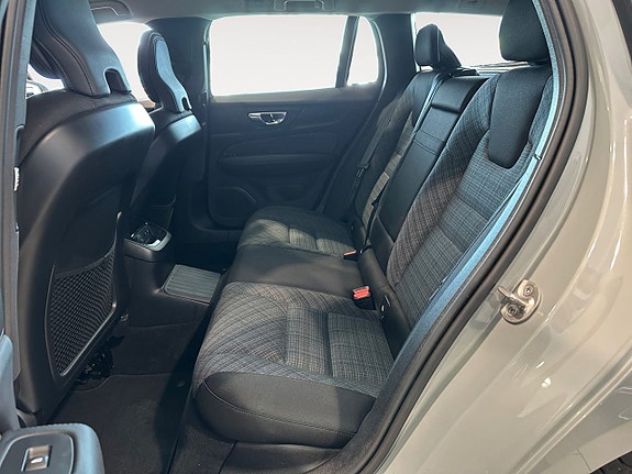 Volvo V60 15 of 26