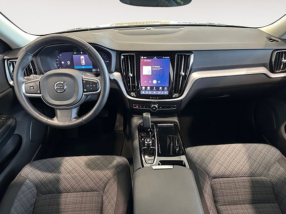 Volvo V60 11 of 26