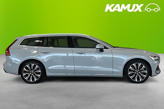 Volvo V60 2 of 26