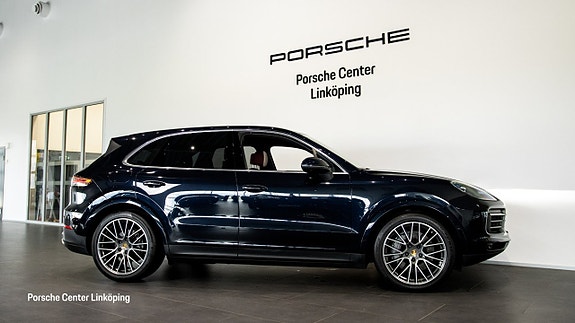 Porsche Cayenne S 3 of 5