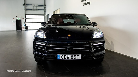 Porsche Cayenne S 2 of 5