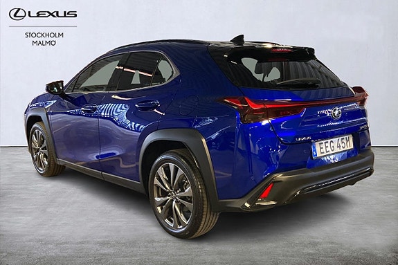 Lexus UX250h 3 of 5
