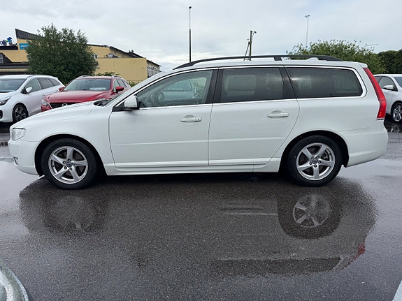 Volvo V70 2 of 21