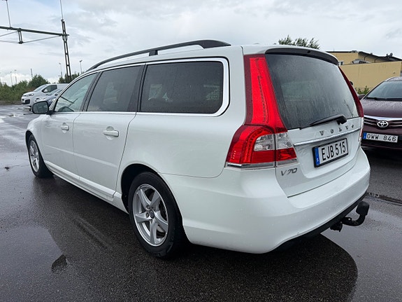 Volvo V70 3 of 21