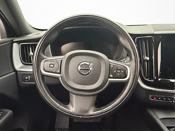 Volvo XC60 13 of 30
