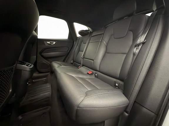 Volvo XC60 30 of 30