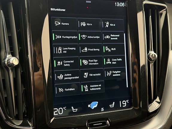Volvo XC60 24 of 30
