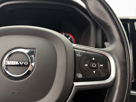 Volvo XC60 18 of 30