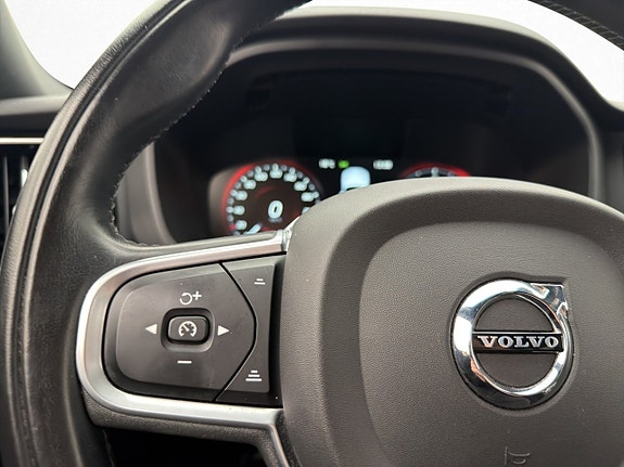 Volvo XC60 16 of 30