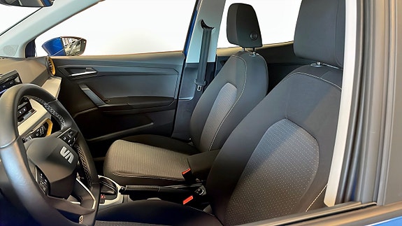 Seat Arona 8 of 13