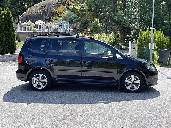 Volkswagen Touran 7 of 27