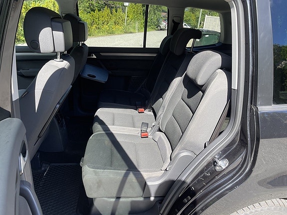 Volkswagen Touran 11 of 27