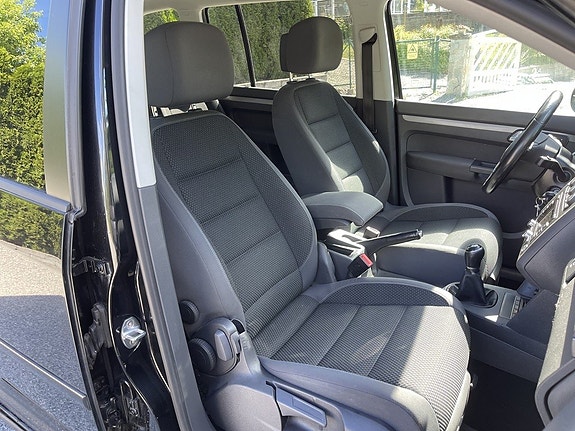 Volkswagen Touran 19 of 27