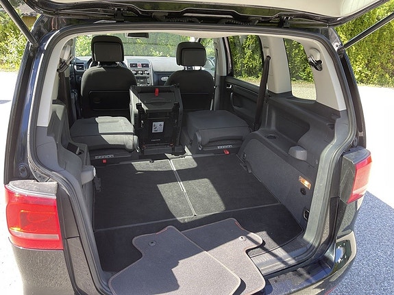 Volkswagen Touran 24 of 27