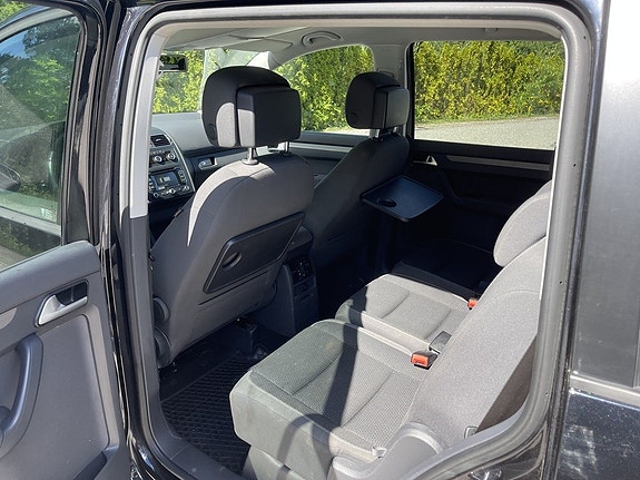 Volkswagen Touran 21 of 27