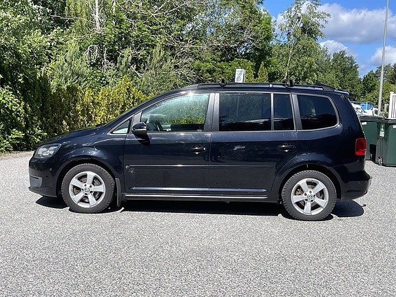 Volkswagen Touran 5 of 5