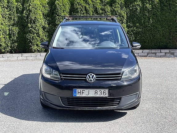 Volkswagen Touran 8 of 27
