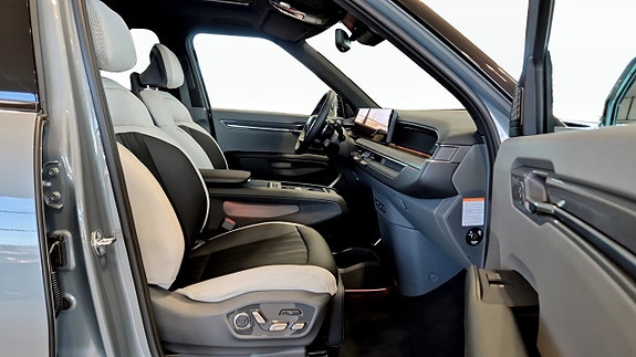Kia EV9 3 of 5