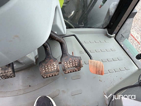 Traktor med lastare - Claas, Arion 440 24 of 30