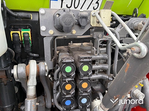 Traktor med lastare - Claas, Arion 440 29 of 30