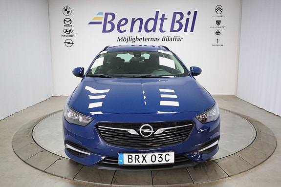 Opel Insignia 2 of 5