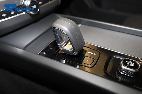 Volvo XC60 15 of 23