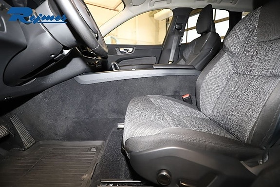 Volvo XC60 5 of 23