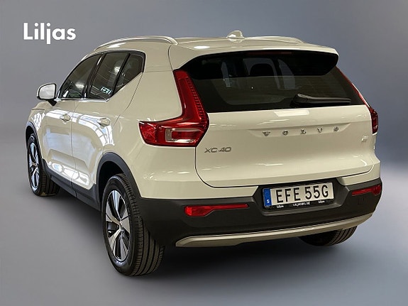 Volvo XC40 4 of 5