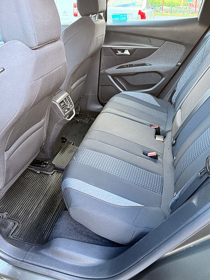 Peugeot 3008 10 of 17