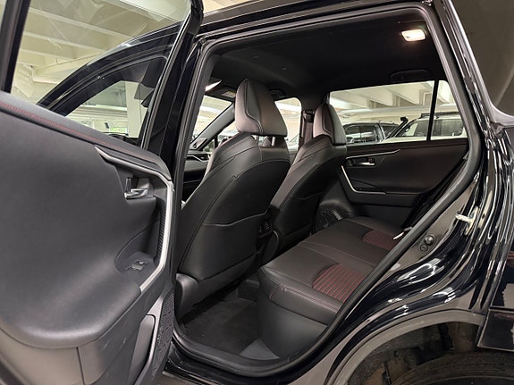 Toyota RAV4 15 of 26