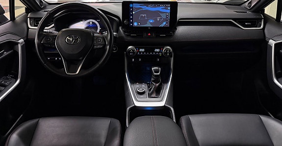 Toyota RAV4 11 of 26